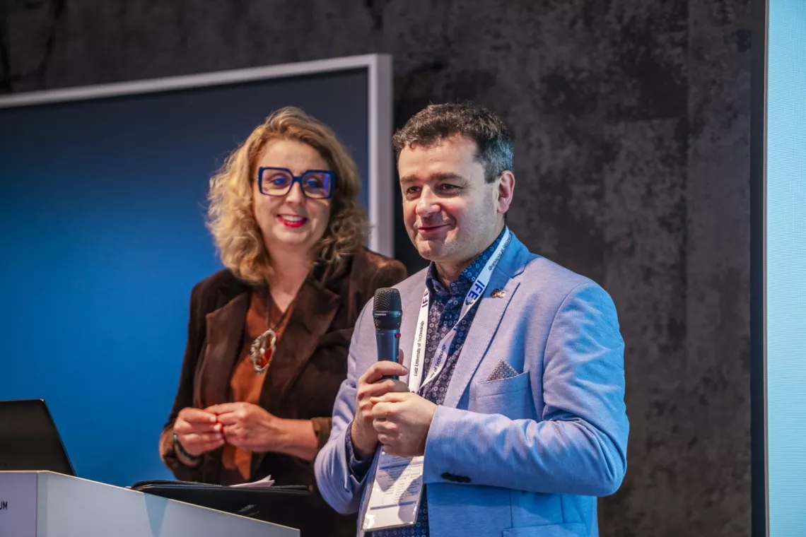 Prorektor ds. kształcenia prof. PŁ Andrzej Romanowski i koordynatorka projektu prof. PŁ Dorota Piotrowska 