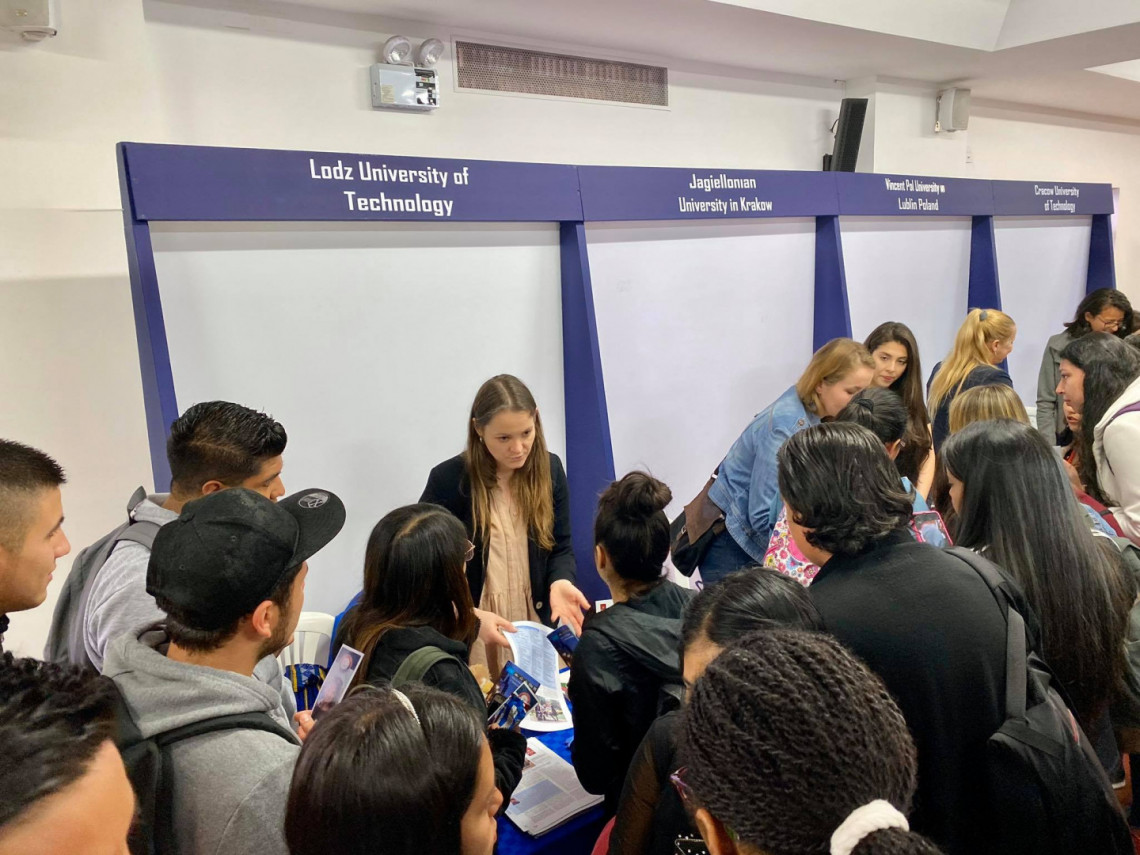  Targi na Universidad Cooperativa de Colombia