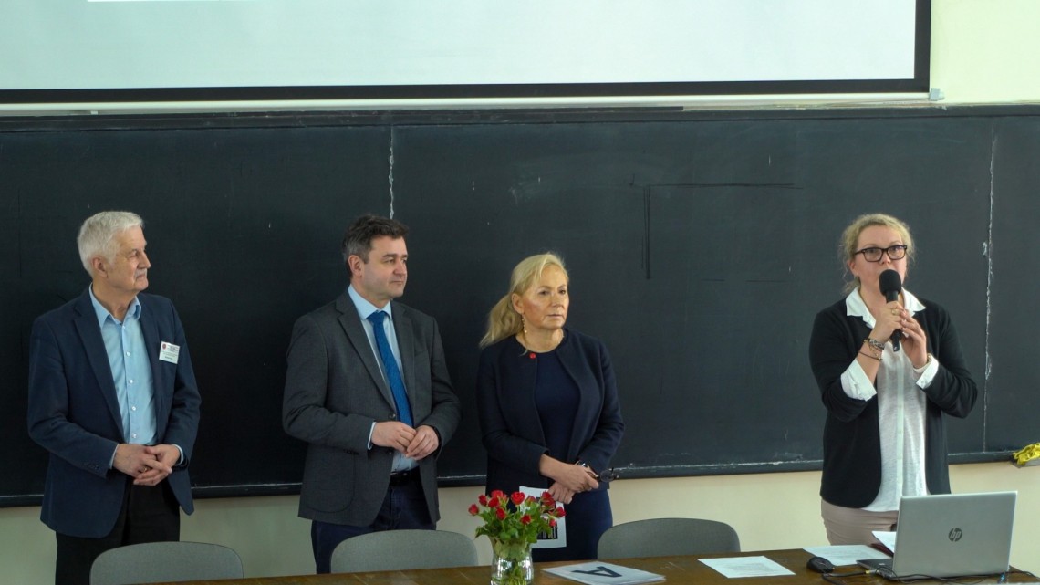 W otwarciu konferencji uczestniczył prorektor ds. kształcenia prof. PŁ Andrzej Romanowski i dziekan Wydziału prof.  Katarzyna Grabowska