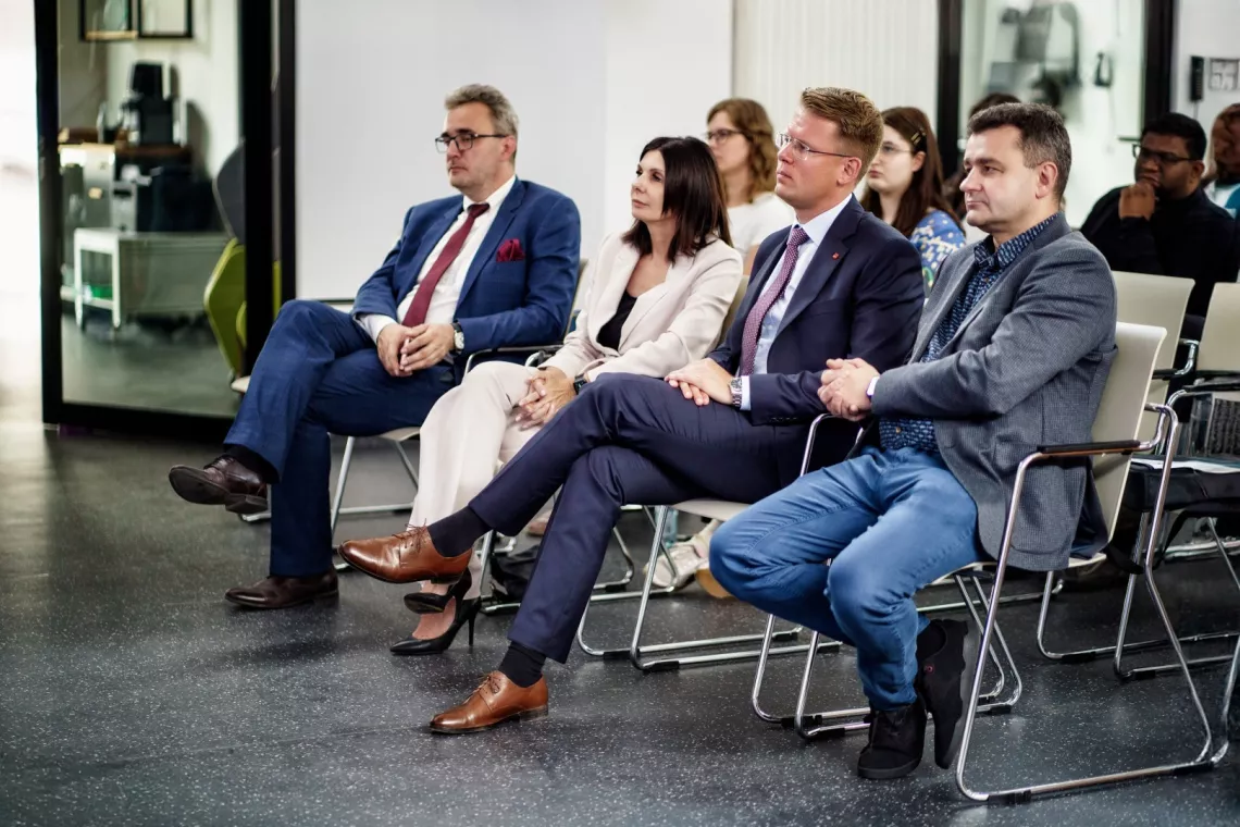 Od lewej: dyrektor prof. PŁ Łukasz Szymański, radna prof. PŁ Monika Malinowska-Olszowy, wiceprezydent Adam Wieczorek, prorektor prof. PŁ Andrzej Romanowski