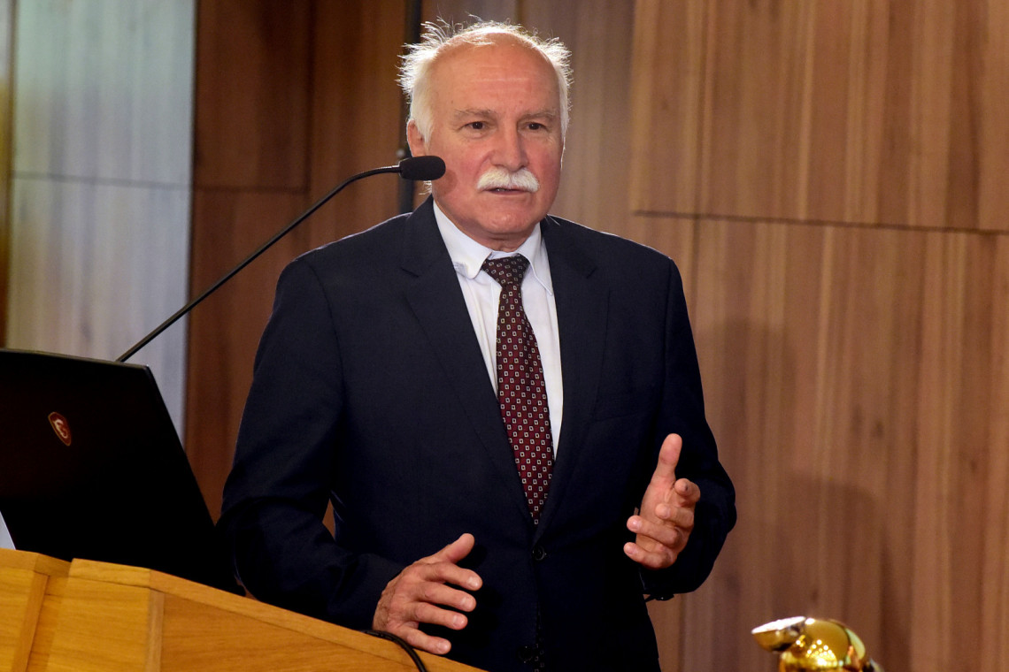 Prof. dr hab. n. med. Jacek Moll wygłosił wykład inauguracyjny