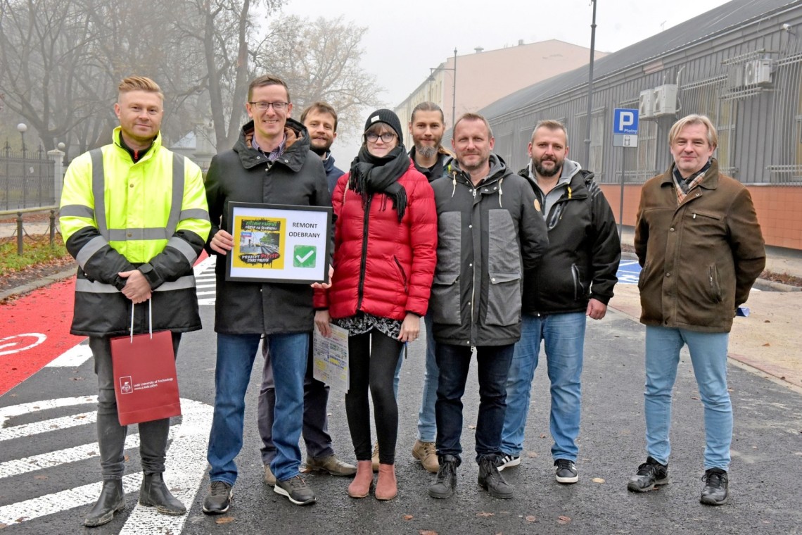 Osoby zaangażowane w projekt, przedstawiciele ZDiT, wykonawcy firmy DB Construct, Biura Inżyniera Miasta, UMŁ i wnioskodawcy Budżetu Obywatelskiego. 