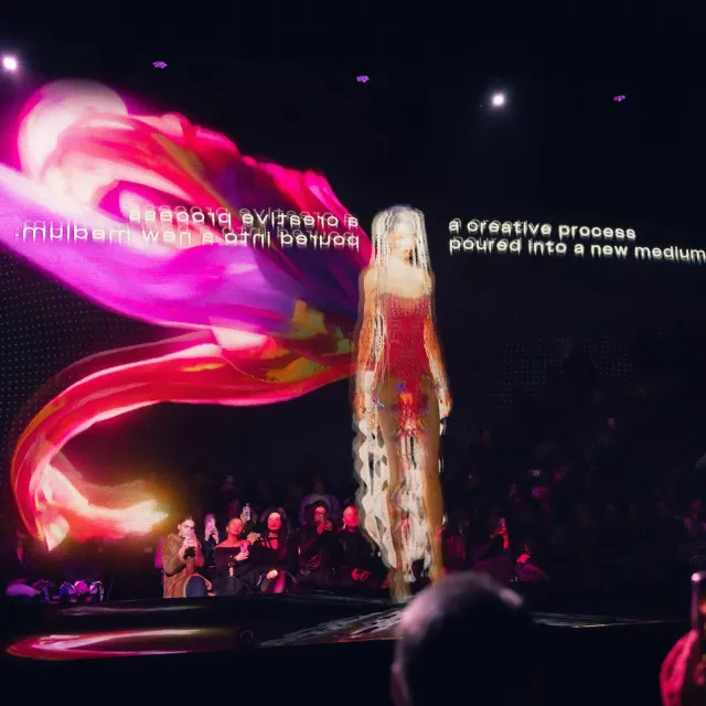 Holograficzny pokaz mody