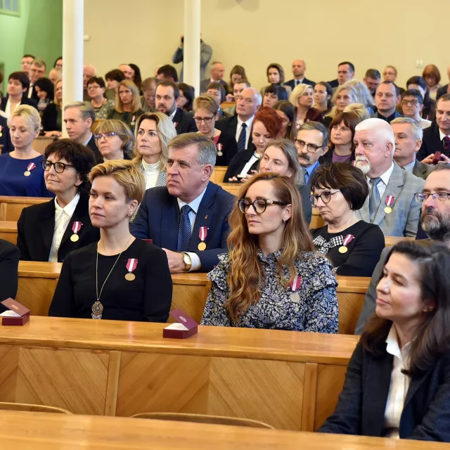 Uroczyste posiedzenie Senatu zgromadziło w tym roku niemal 280 odznaczonych