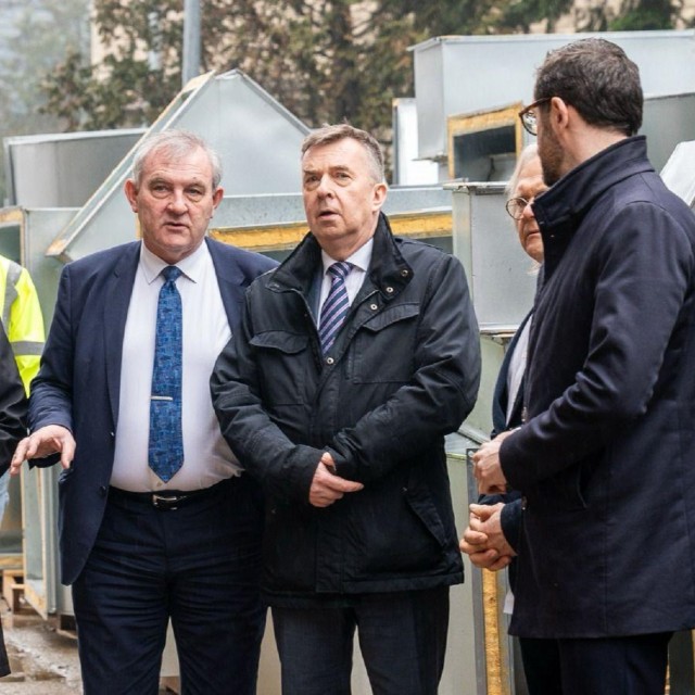 Minister nauki i szkolnictwa wyższego obejrzał budowę Alchemium i zwiedził juz działającą część inwestycji