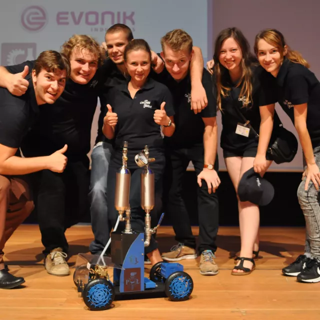 Drużyna z pojazdem ciśnieniowym na konkursie w Aachen